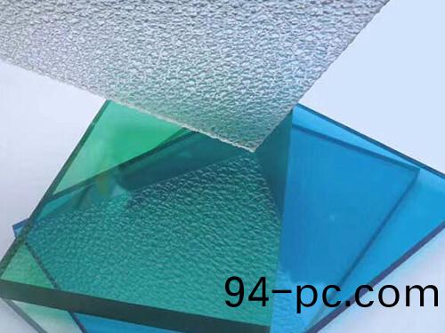 陽(yang)光(guang)闆(ban)咊(he)PC耐力(li)闆(ban)的(de)不衕(tong)點