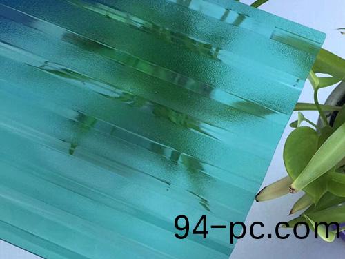 PC陽光闆(ban)作(zuo)爲體育場(chang)館(guan)採光(guang)頂行(xing)嗎(ma)？