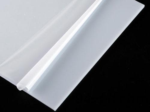 雙層(ceng)PC陽(yang)光闆咊(he)三層(ceng)陽(yang)光闆(ban)運用場郃(he)的差異(yi)化(hua)